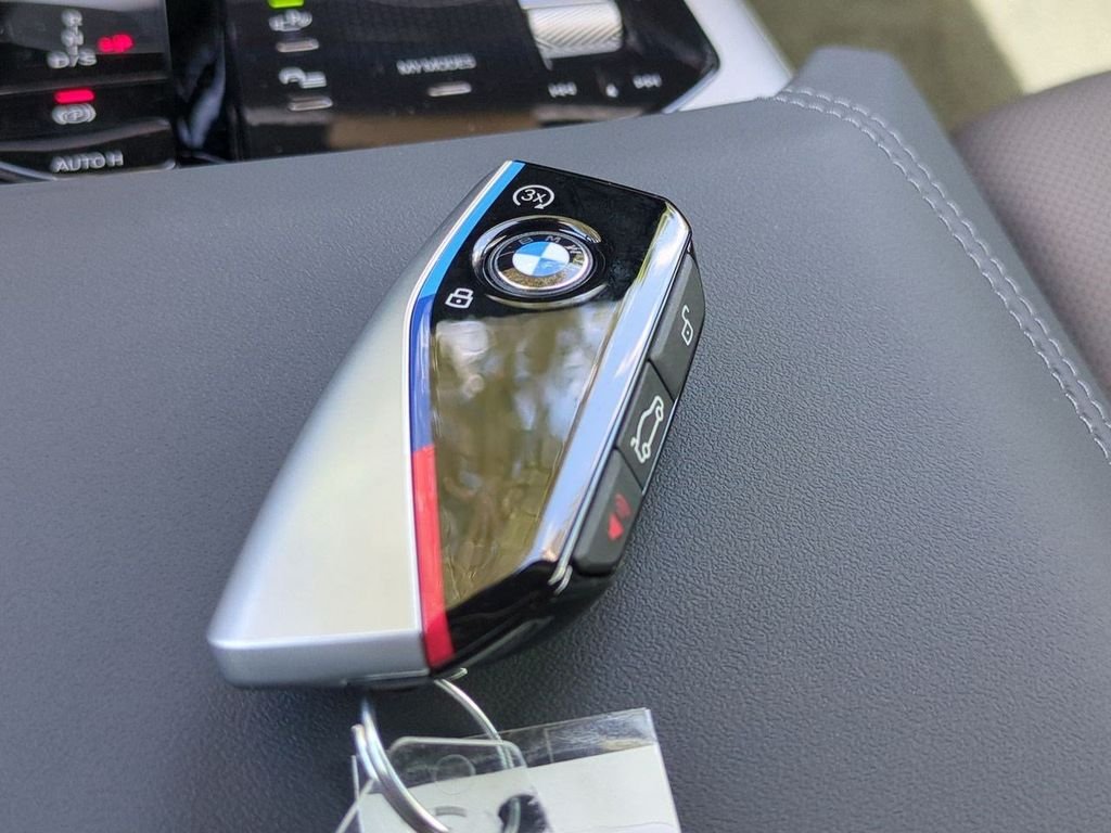 New 2026 Gray Metallic BMW 30 xDrive image 30