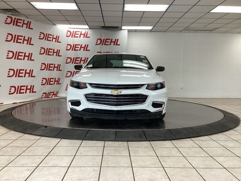 Used 2018 White Chevrolet LS image 2