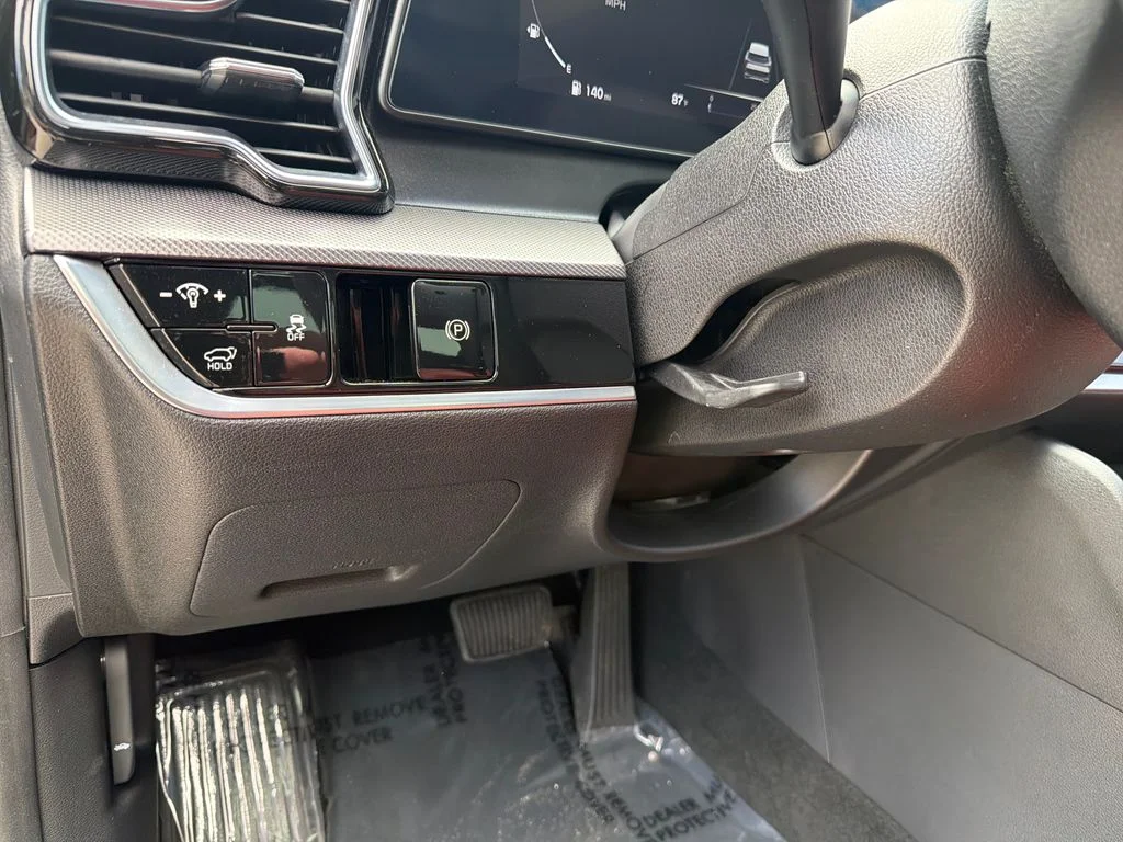 2023 Kia Sportage SX - Photo 18