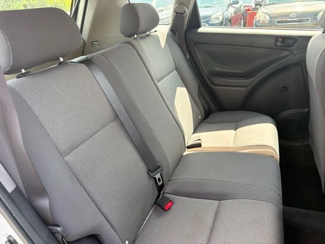 Used 2007 Silver Pontiac Base image 23