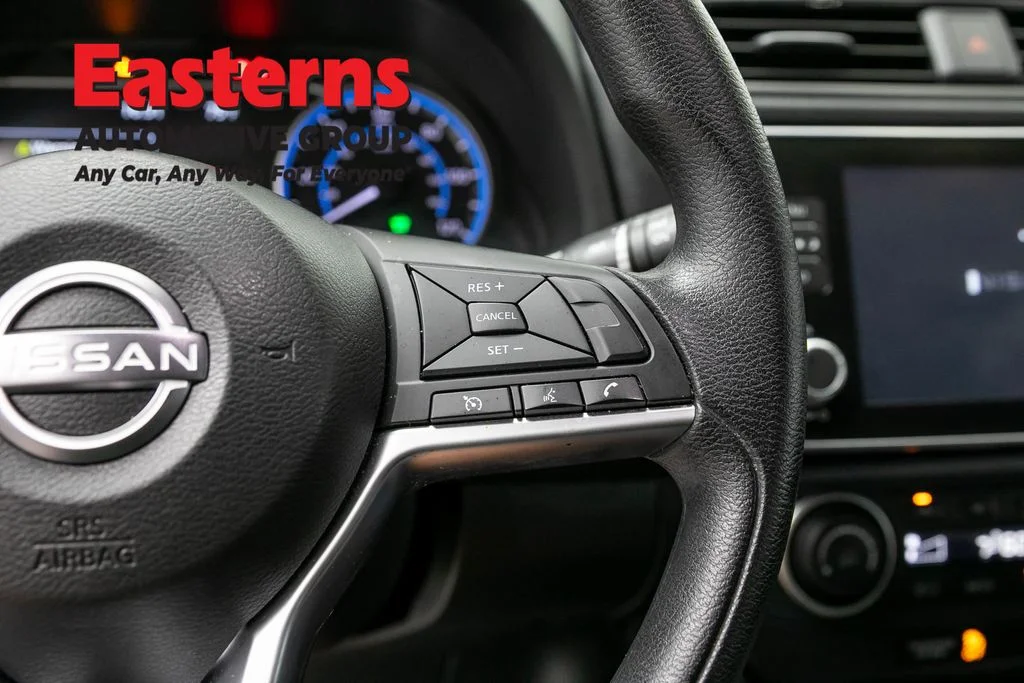 Used 2023 White Nissan S image 15