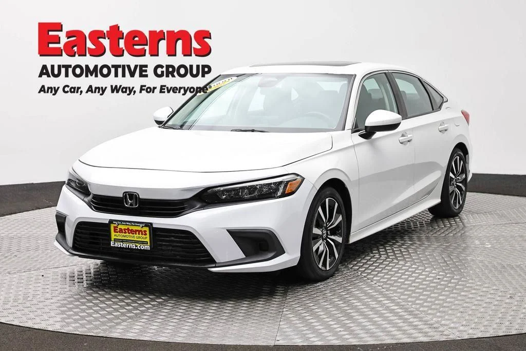 Used 2023 White Honda EX image 1