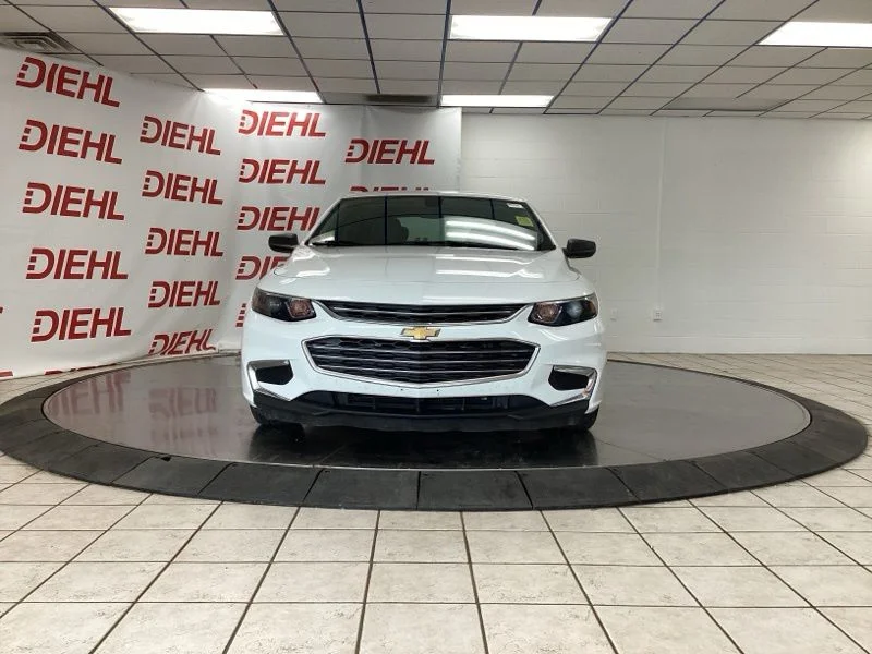 Used 2018 White Chevrolet LS image 2
