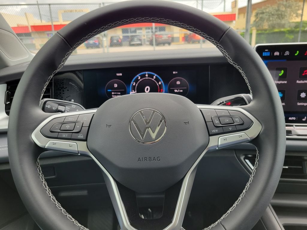 New 2026 White/off-white Volkswagen 2.0T SE image 10