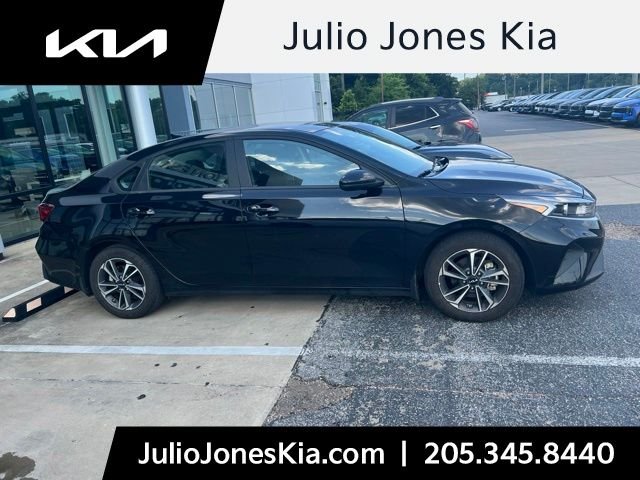 2024 Kia Forte LXS AT's photo