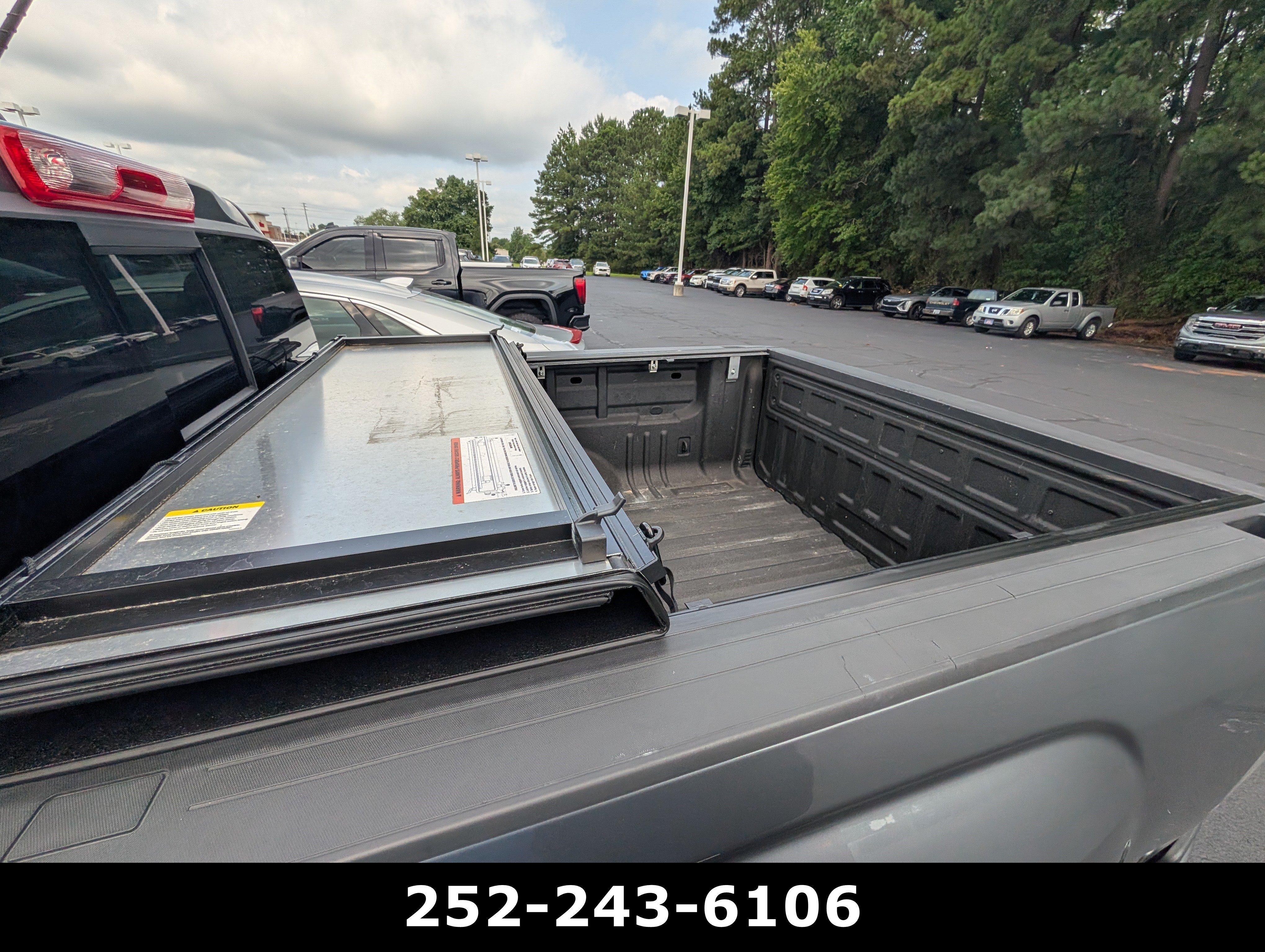Used 2022 Satin Steel Metallic GMC 4WD AT4 w/Leather image 11