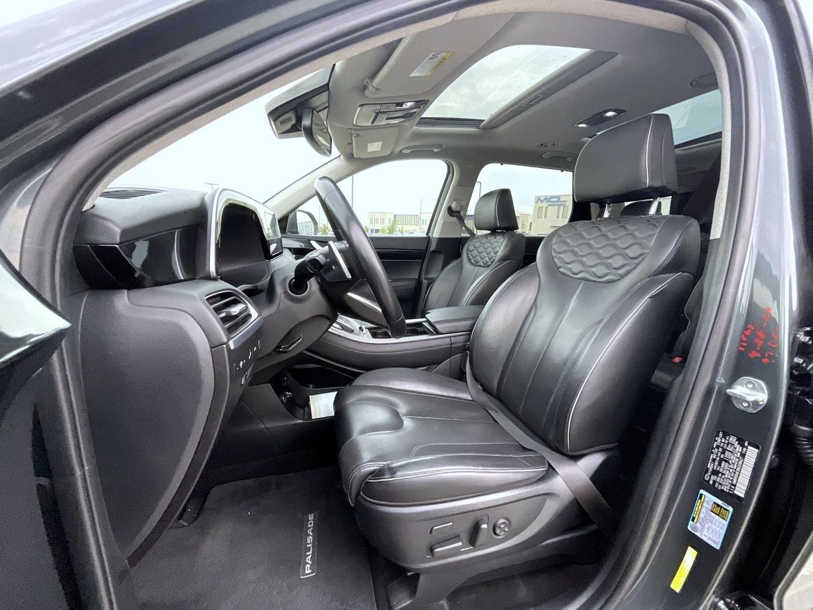 Used 2022 Green Hyundai Limited image 11