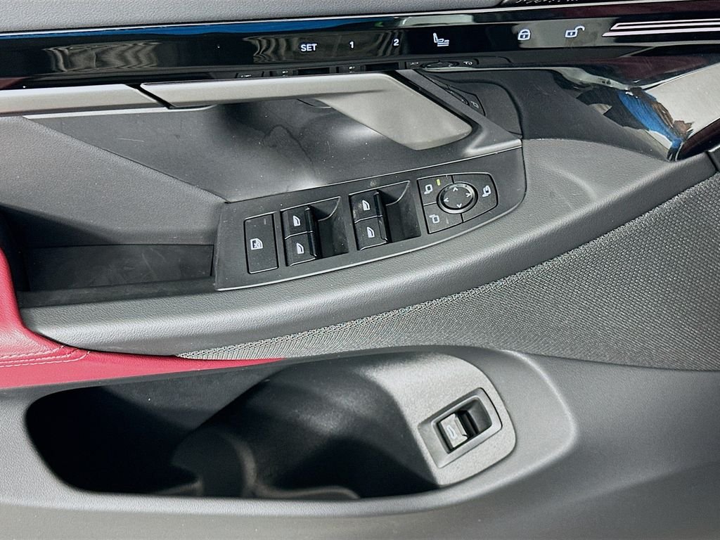 2025 BMW 5 Series 530i - Photo 18