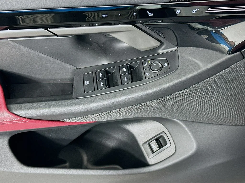 2025 BMW 5 Series 530i - Photo 18