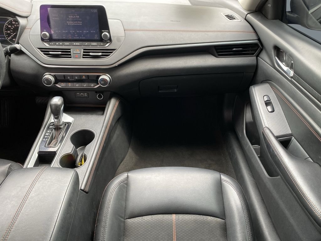 Used 2022 Super Black Clearcoat Nissan 2.5 SR image 16