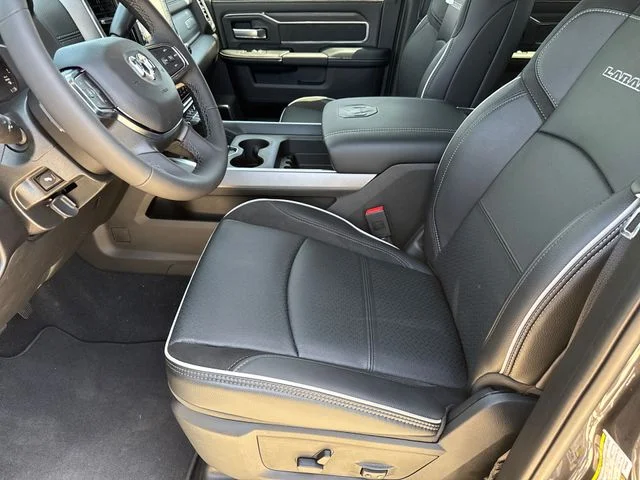 New 2026 Granite Crystal Metallic Clear-Coat Exterior Paint RAM Laramie image 15