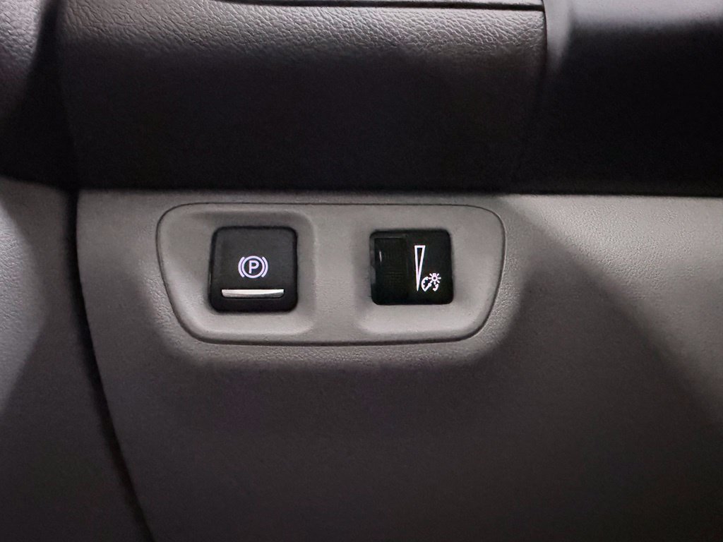 Used 2019 White GMC SLT-1 image 23