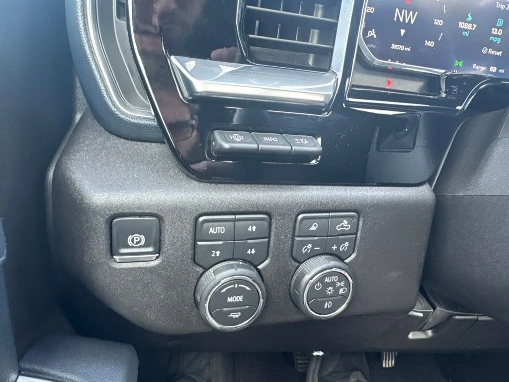 Used 2026 Blue Chevrolet High Country image 28