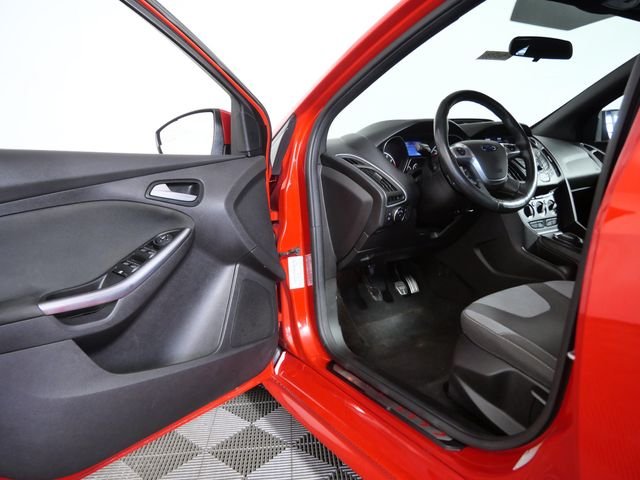 Used 2014 Red Ford ST image 16