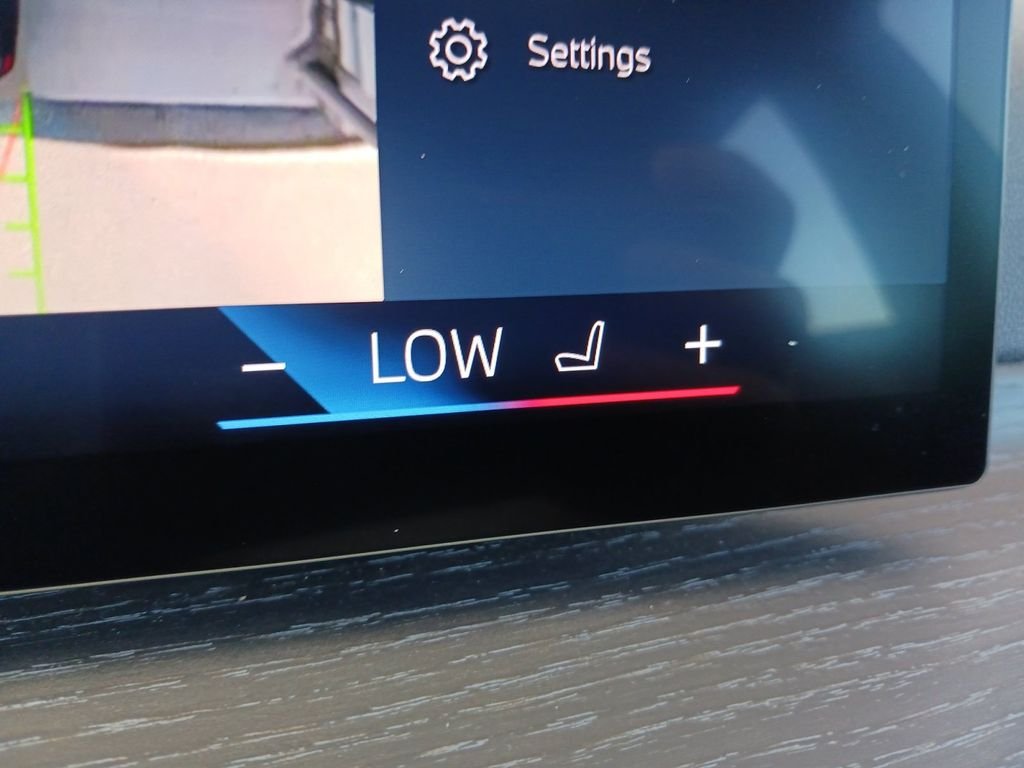 Used 2025 Black BMW 330i image 26