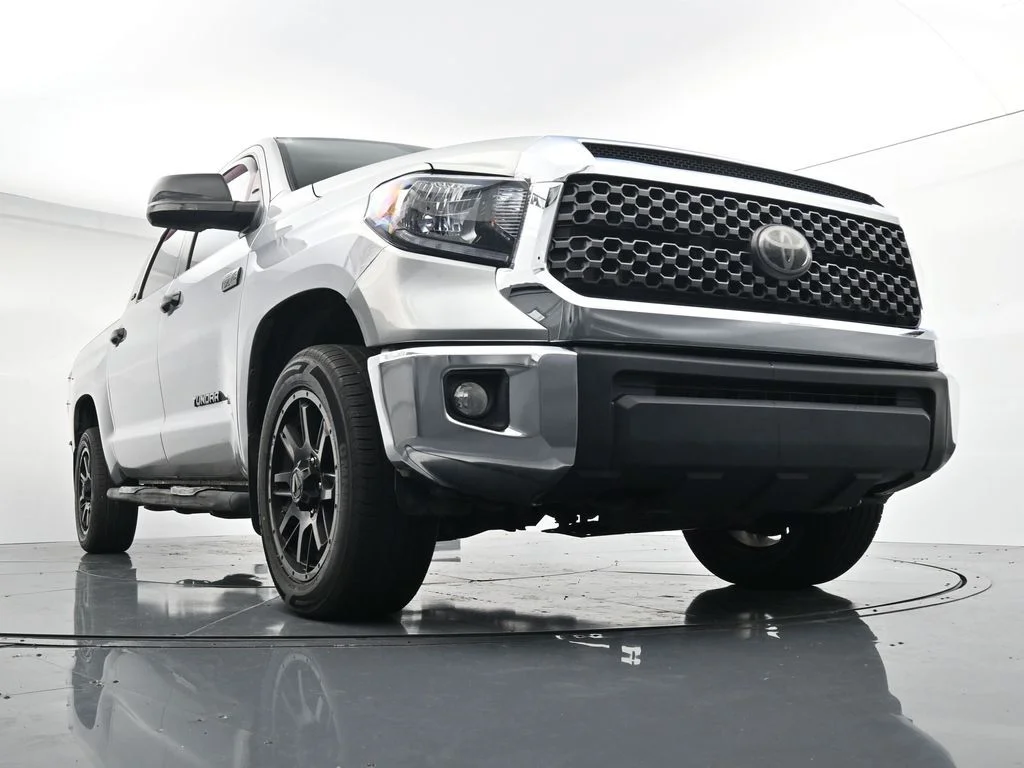 Used 2021 Silver Toyota SR5 image 29