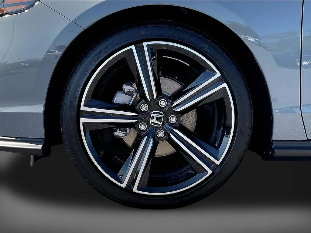 New 2026 Urban Gray Pearl Honda SE image 29