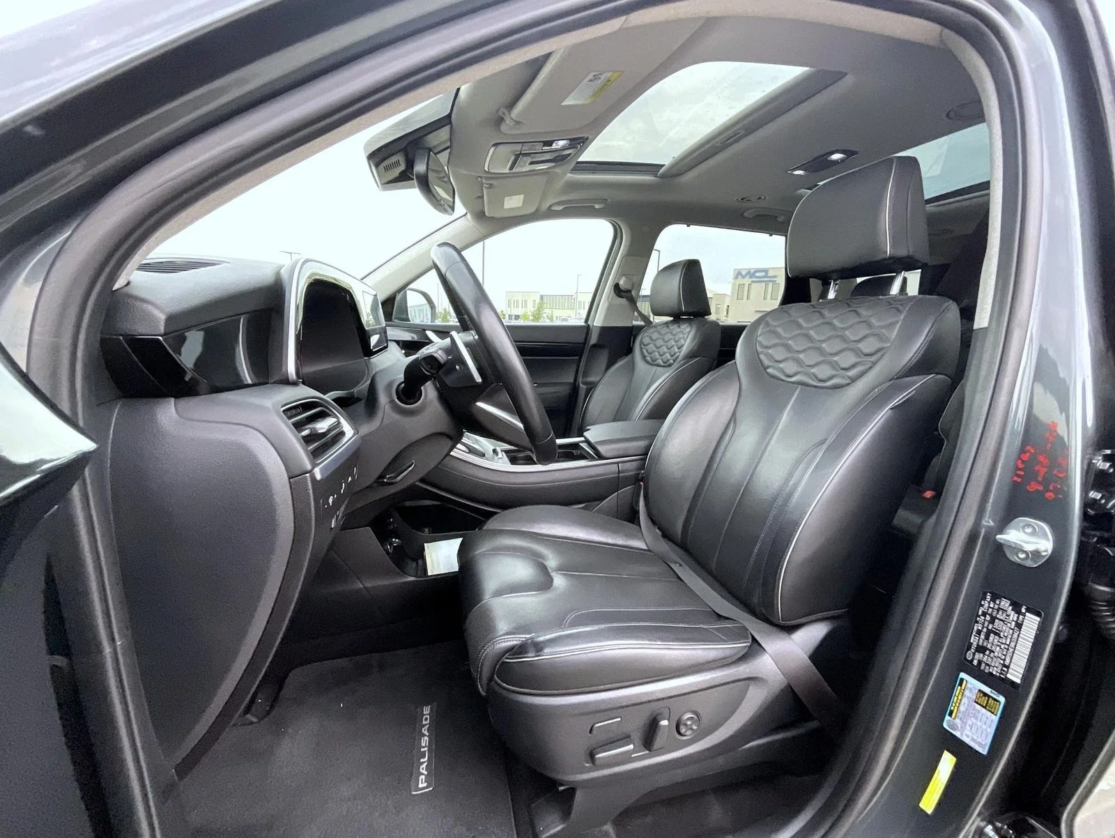 Used 2022 Green Hyundai Limited image 11