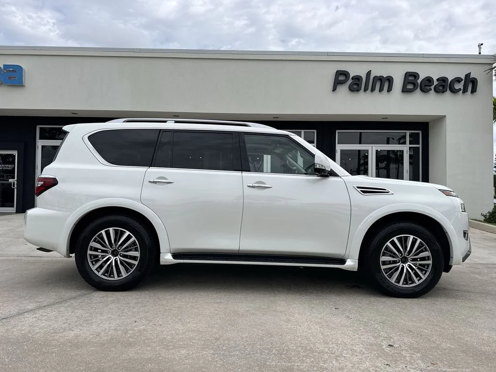 Used 2024 Aspen White Nissan SL image 23
