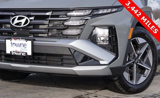 Used 2025 Hampton Gray Hyundai SEL Convenience image 29