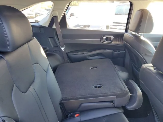 2025 Kia Sorento S - Photo 30