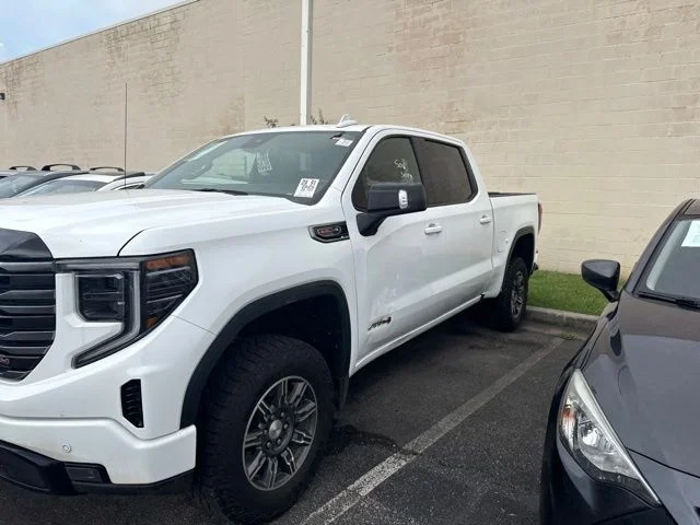 Used 2025 White GMC AT4 image 2