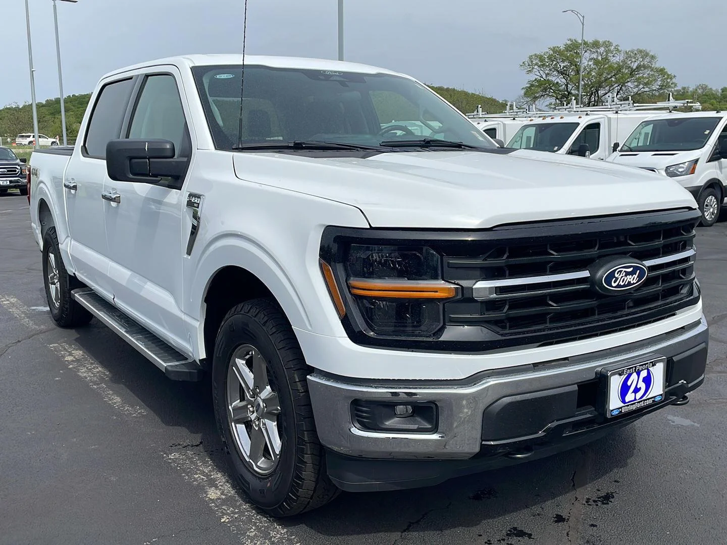 Used 2025 Oxford White Ford XLT image 10