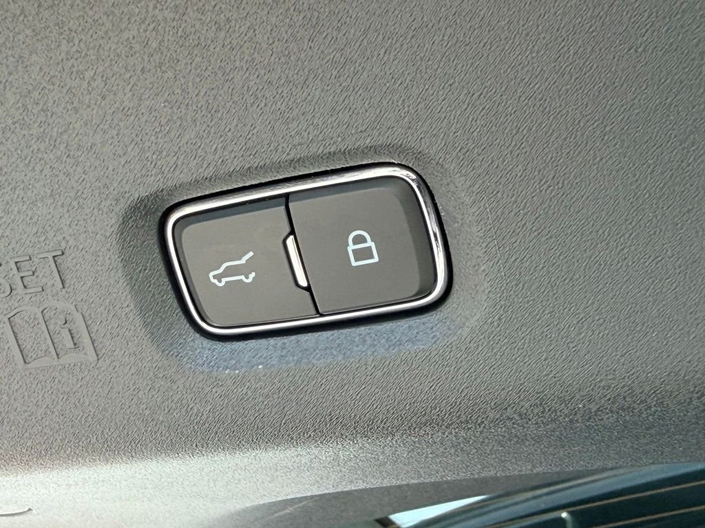 Used 2025 Black Ford Tremor image 38