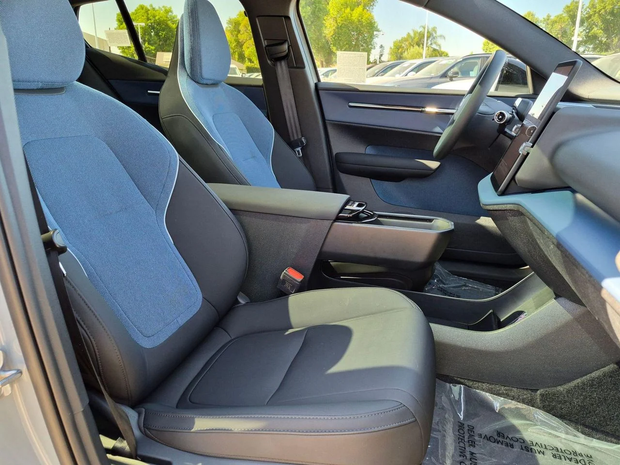 Used 2026 Vapour Grey Volvo Plus image 26