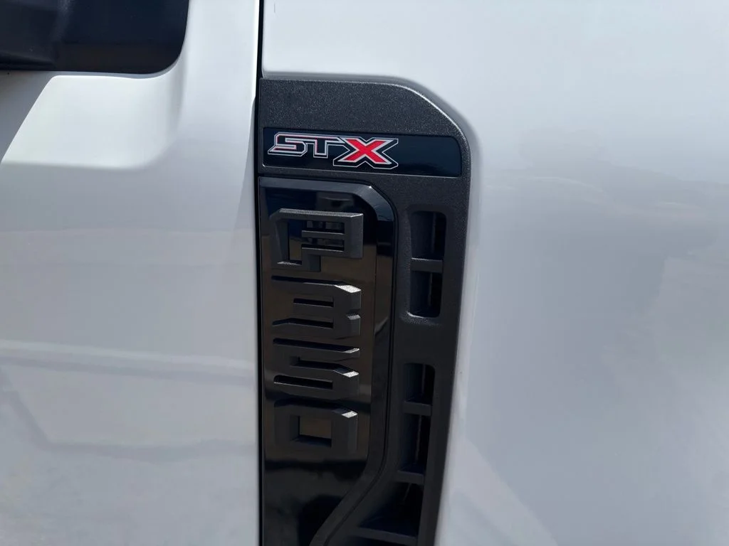 Certified Used 2024 Oxford White Ford XL image 40