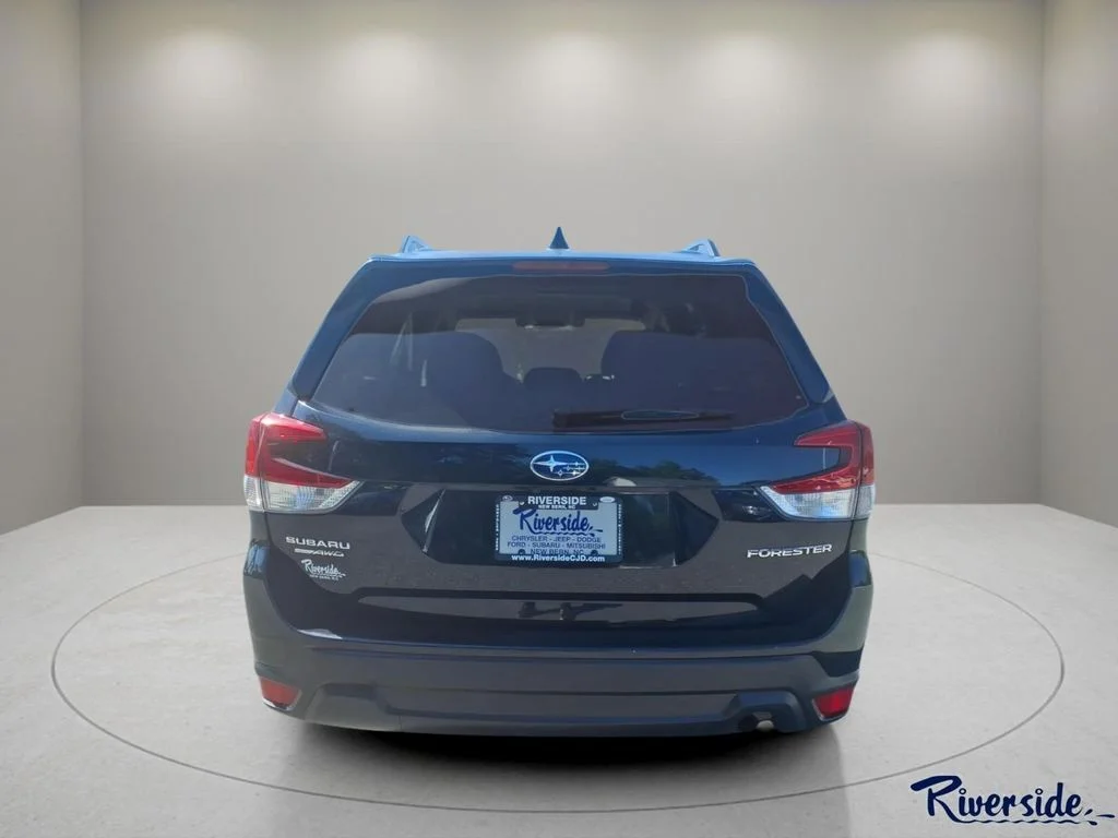 Used 2019 Black Subaru Premium image 3