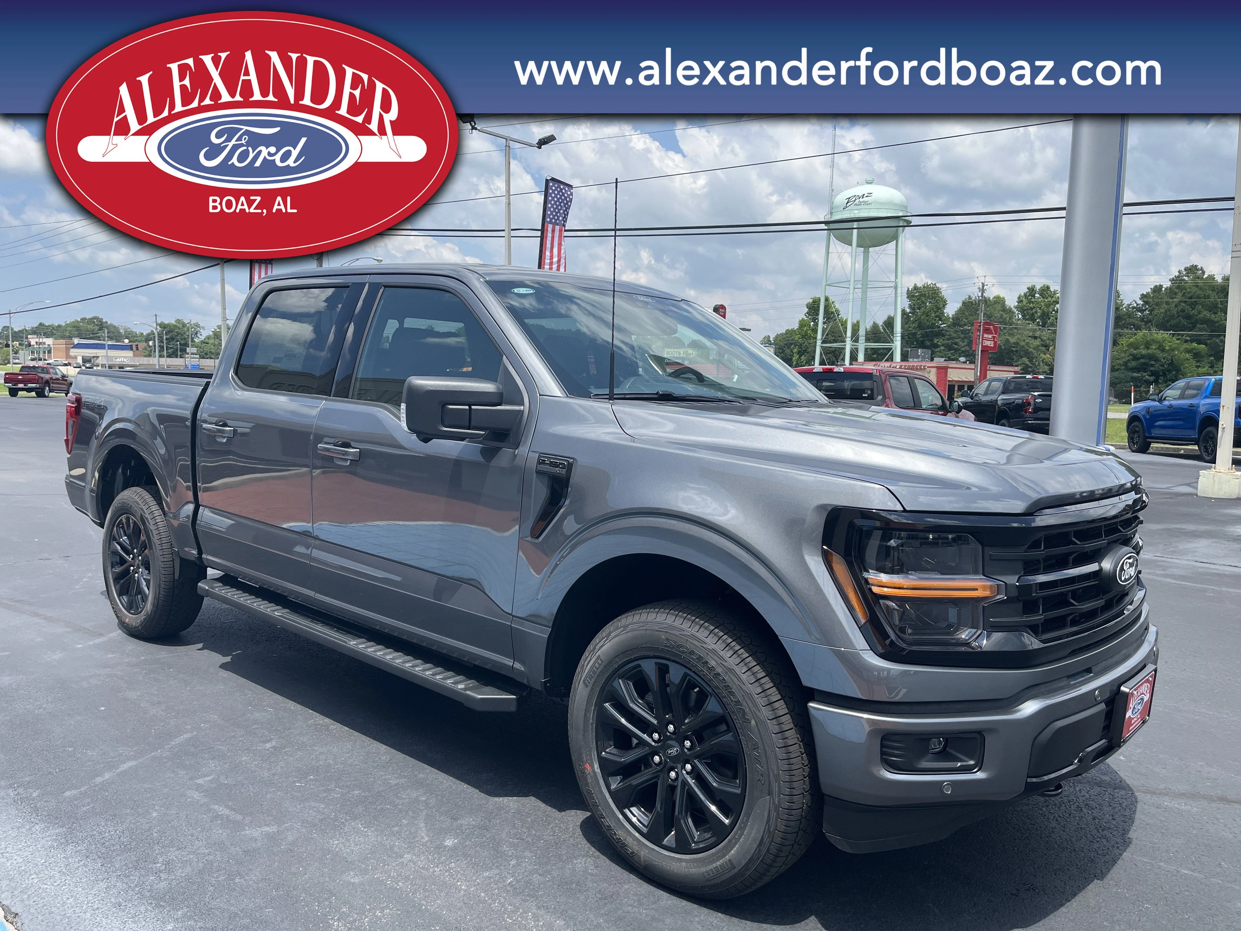 New 2026 Carbonized Gray Metallic Ford XLT image 3