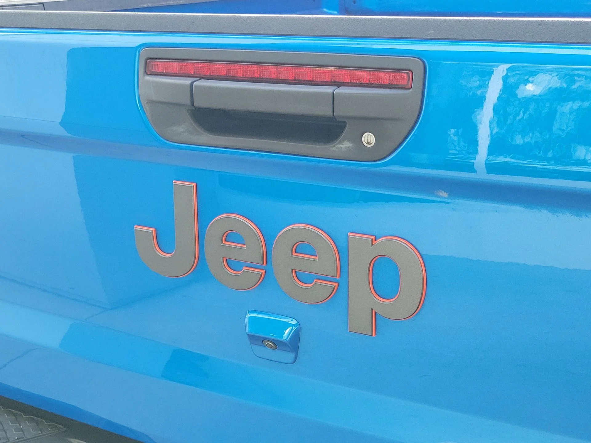 Certified Used 2022 Blue Jeep Mojave image 20