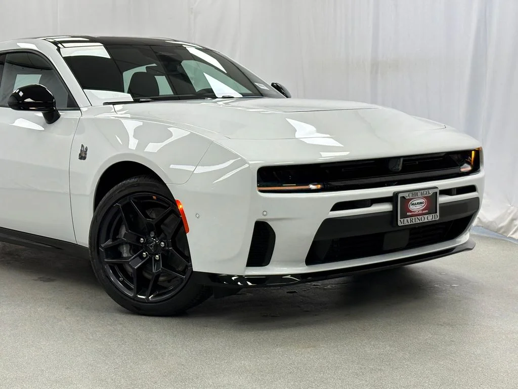 New 2026 White Knuckle Exterior Paint Dodge R/T Scat Pack image 3