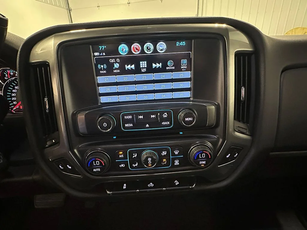 Used 2019 Silver Chevrolet LT image 34