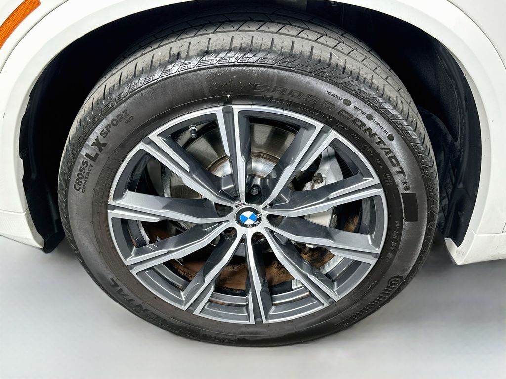 Used 2022 Alpine White BMW xDrive40i image 32