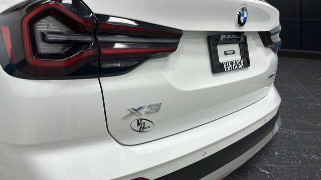 Used 2022 Alpine White BMW xDrive30i image 39