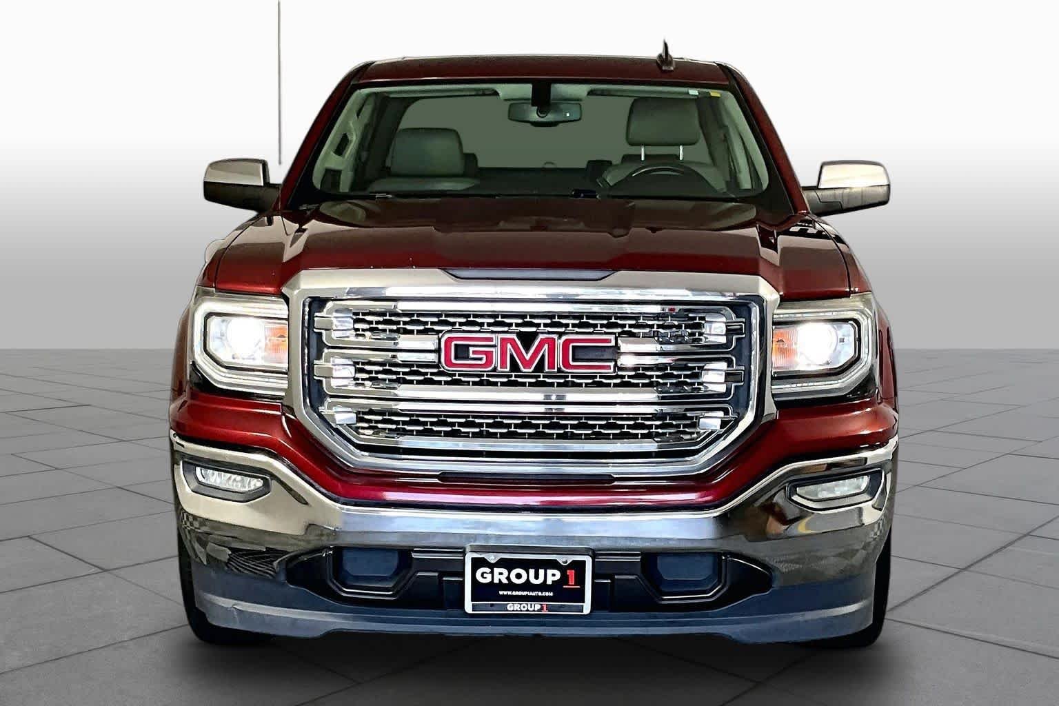 Used 2017 CRIMSON RED TINTCOAT GMC SLT image 4