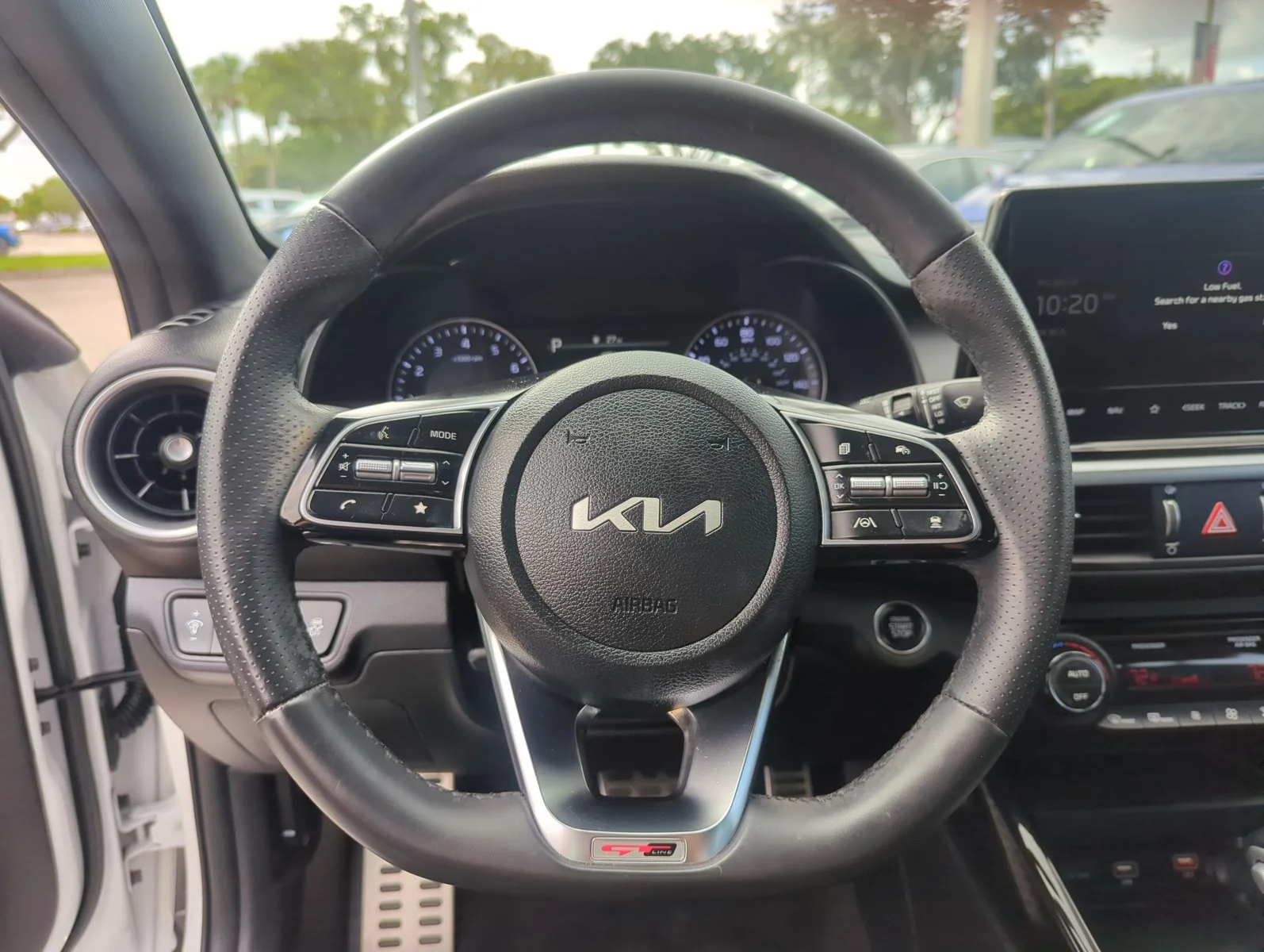 Used 2024 Snow White Pearl Kia GT-Line image 14