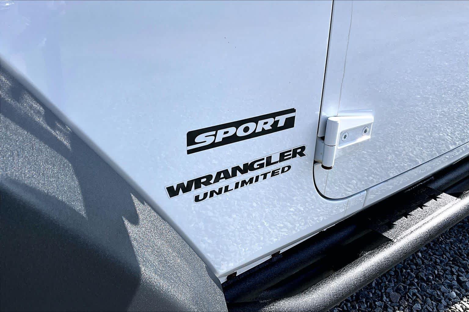 Used 2017 Bright White Clearcoat Jeep Sport image 31
