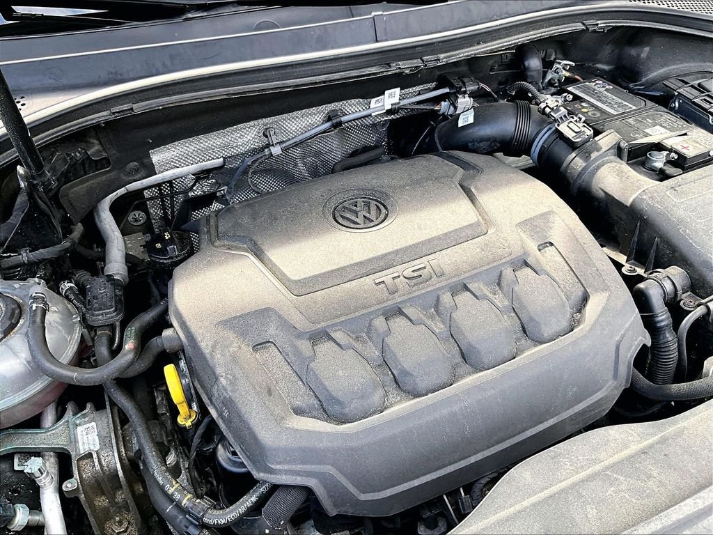 Used 2022 Black Volkswagen 2.0T SE image 34