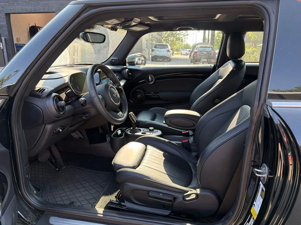 Used 2024 Black MINI Cooper SE image 10
