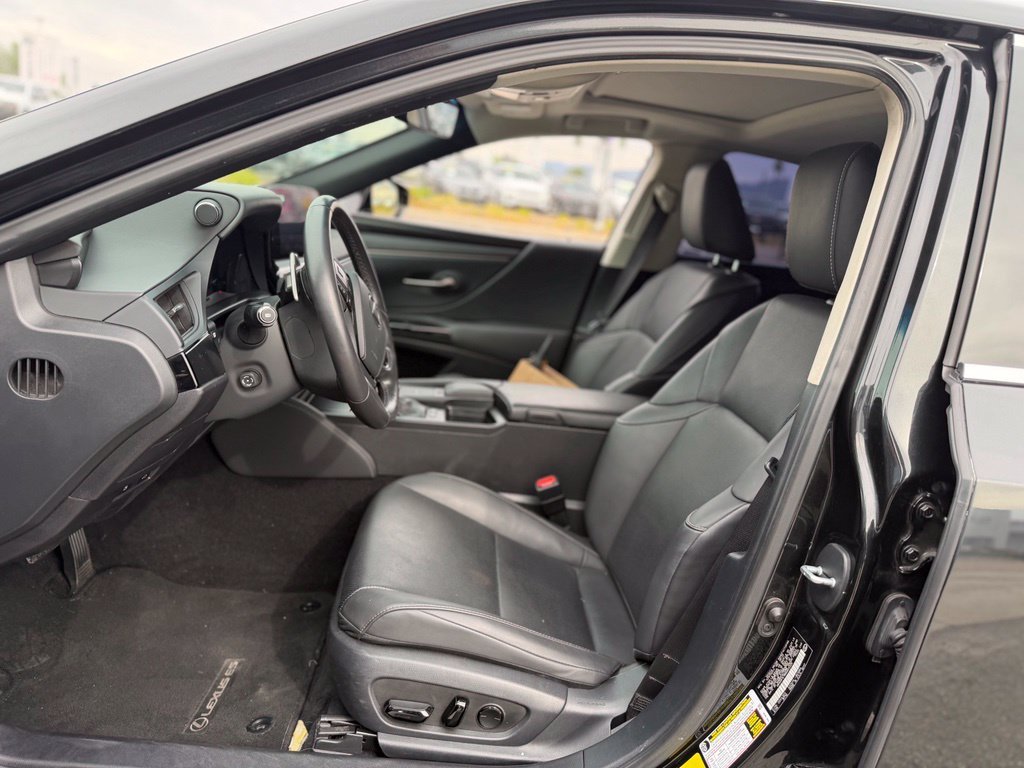 Used 2022 Caviar Lexus 300h image 5