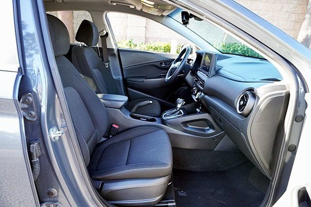 Used 2023 Gray Hyundai SEL image 10