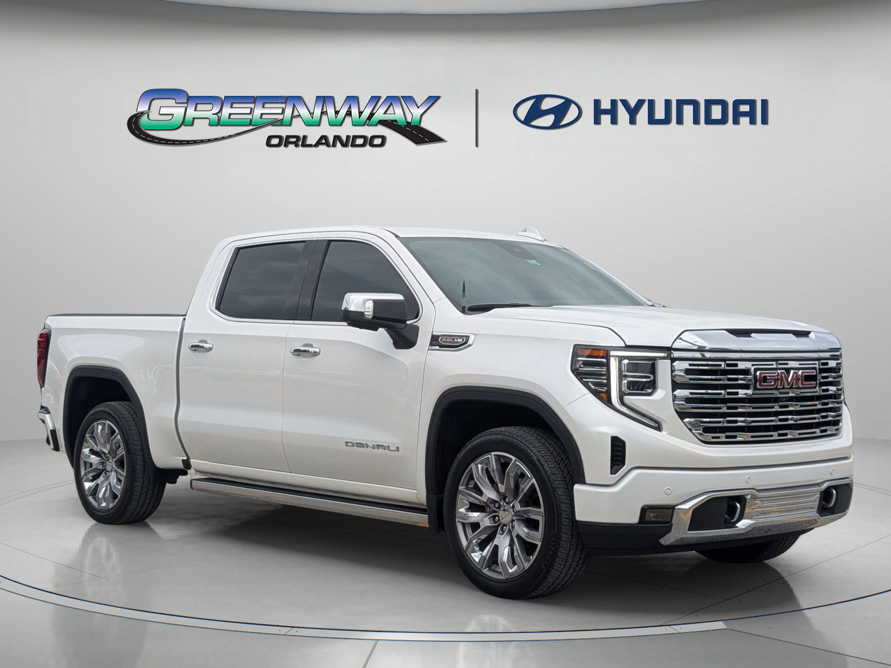 2022 GMC Sierra 4WD Crew Cab Short Box Denali's photo