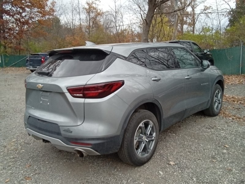 2023 Chevrolet Blazer 2LT photo 3