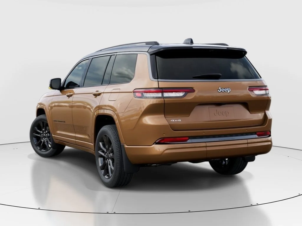 New 2026 Copper Shino Metallic Clear-Coat Exterior Paint Jeep Limited Reserve image 3