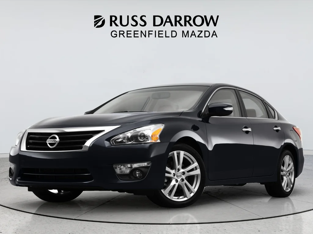 Used 2013 Blue Nissan 2.5 S image 11