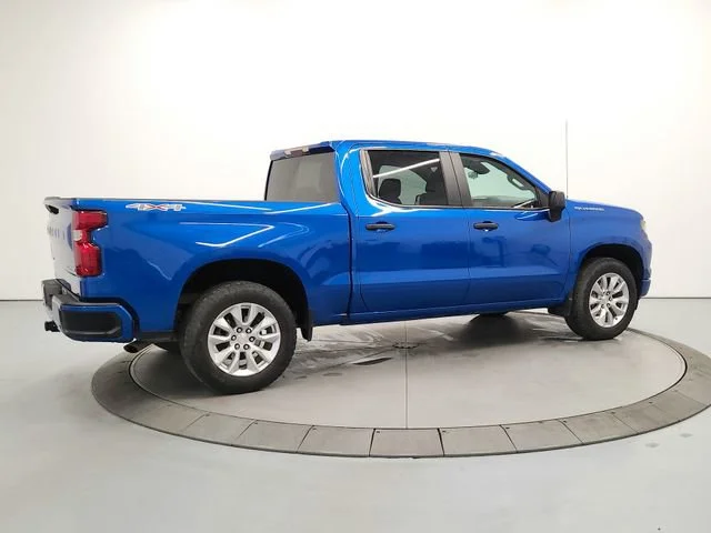 Used 2023 Glacier Blue Metallic Chevrolet Custom image 7