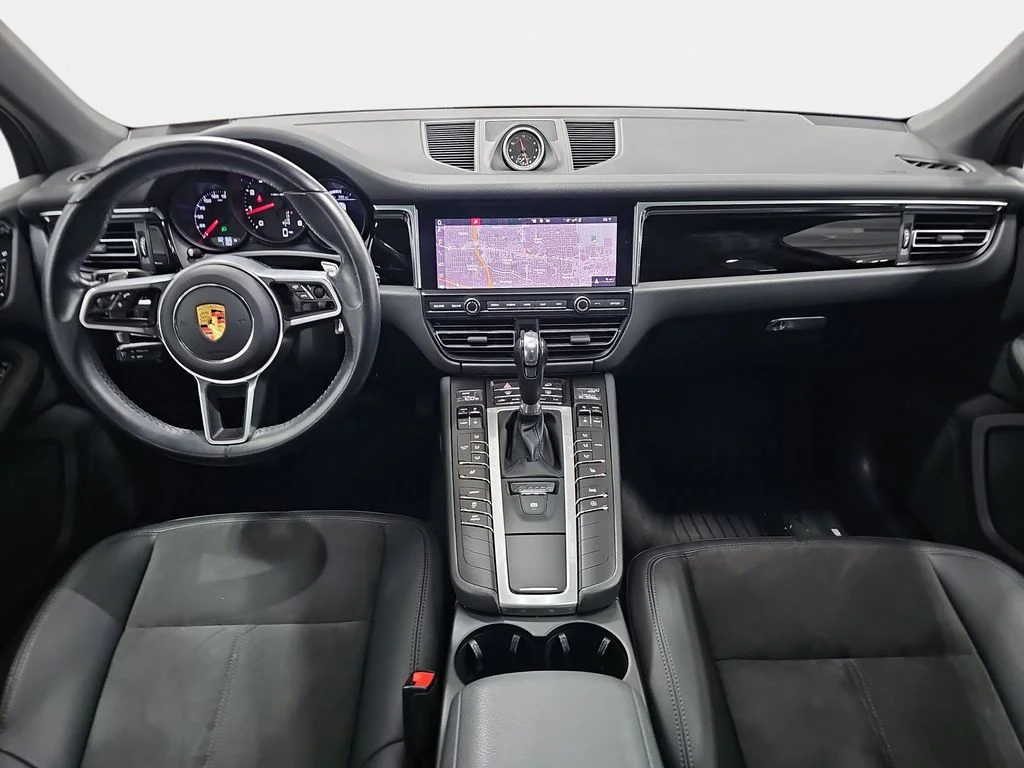 Used 2021  Porsche Base image 10